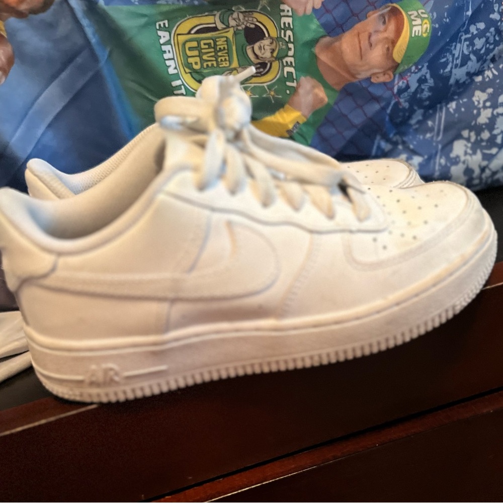 White Nike air boy shoes